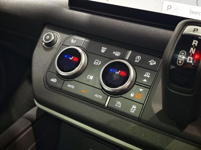 2022 Land Rover Defender 110 D300 SE