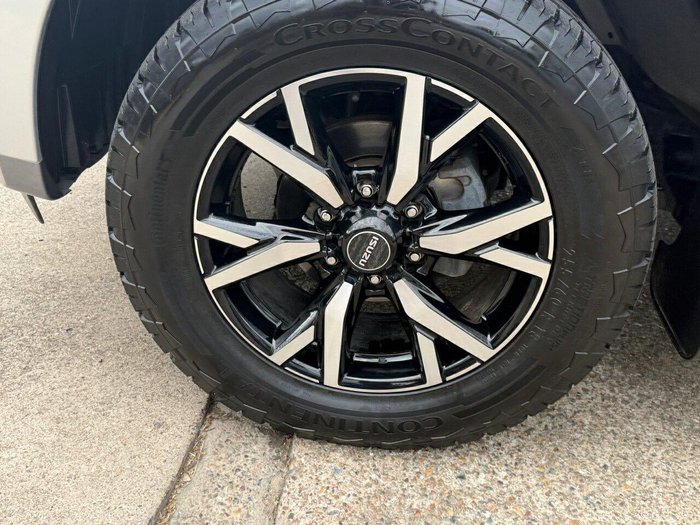 2021 Isuzu MU-X LS-T