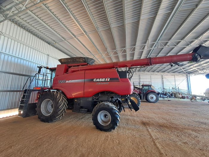 2013 CASE IH 7230 With 2152
