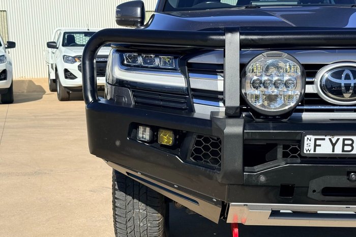 2022 Toyota Landcruiser LC300 VX (4x4)