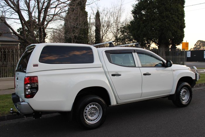 2022 Mitsubishi Triton GLX