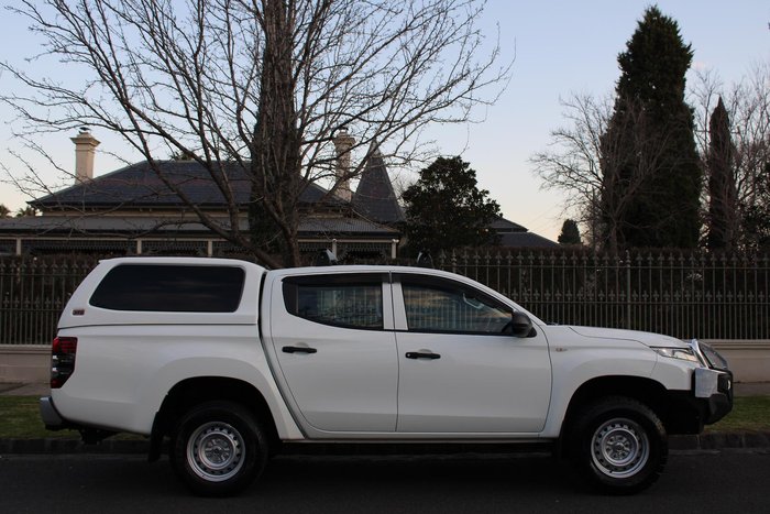 2022 Mitsubishi Triton GLX