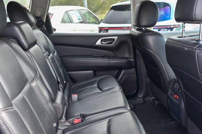 2017 Nissan Pathfinder ST-L