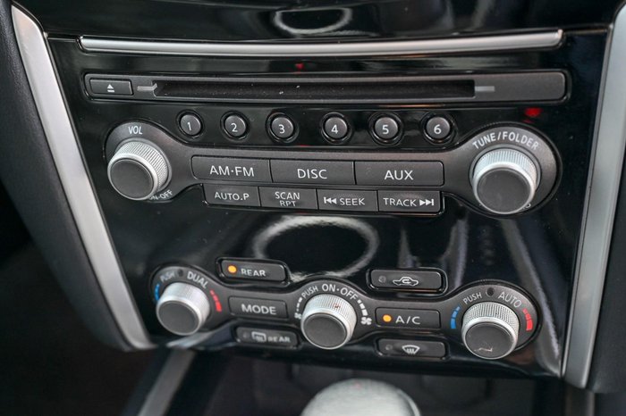 2017 Nissan Pathfinder ST-L