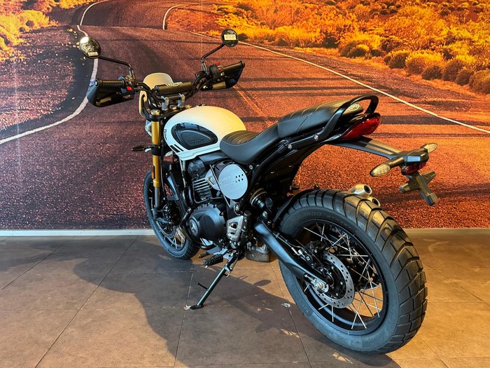2026 Triumph Scrambler 400 XC Scrambler White