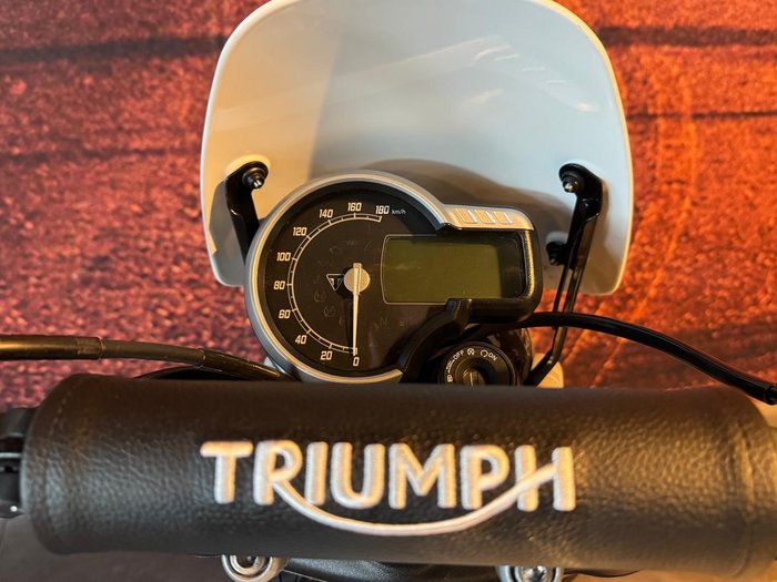 2026 Triumph Scrambler 400 XC Scrambler White