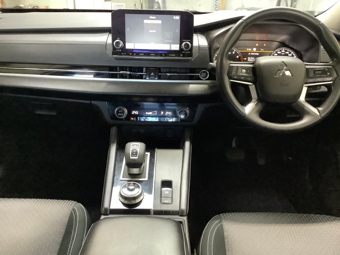 2023 Mitsubishi Outlander ES