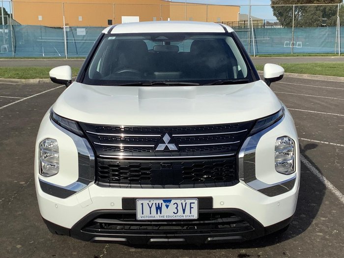 2023 Mitsubishi Outlander ES