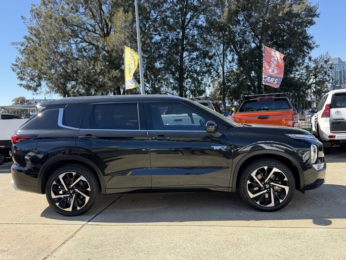 2024 Mitsubishi Outlander PHEV Exceed
