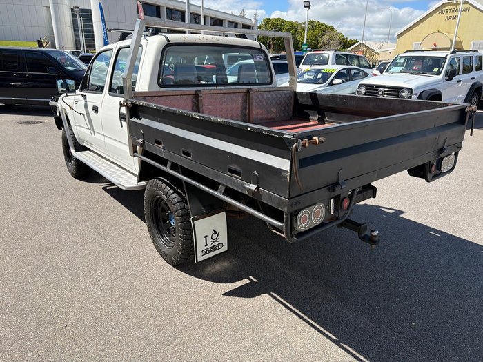2004 Toyota Hilux