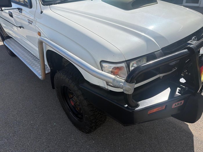 2004 Toyota Hilux