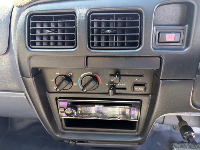 2004 Toyota Hilux