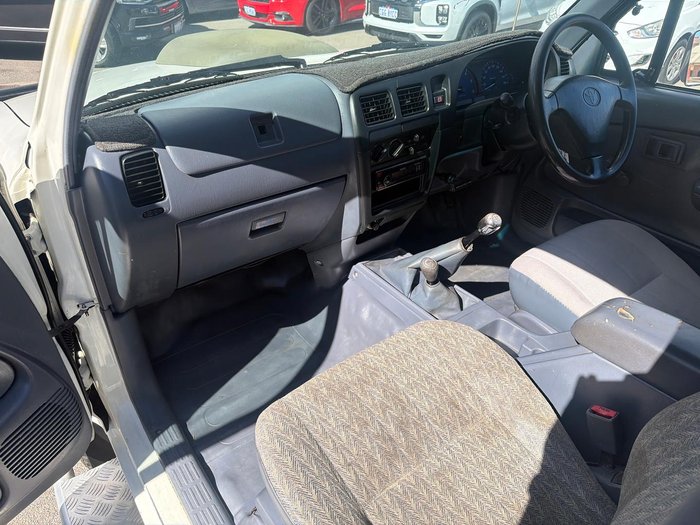 2004 Toyota Hilux
