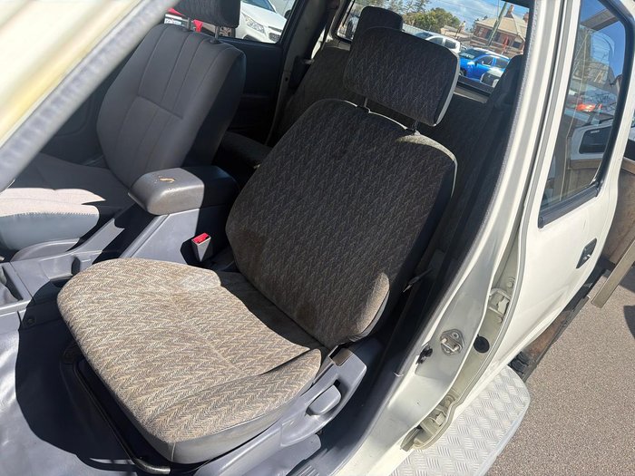 2004 Toyota Hilux