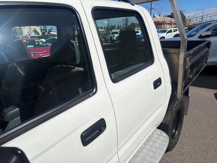 2004 Toyota Hilux