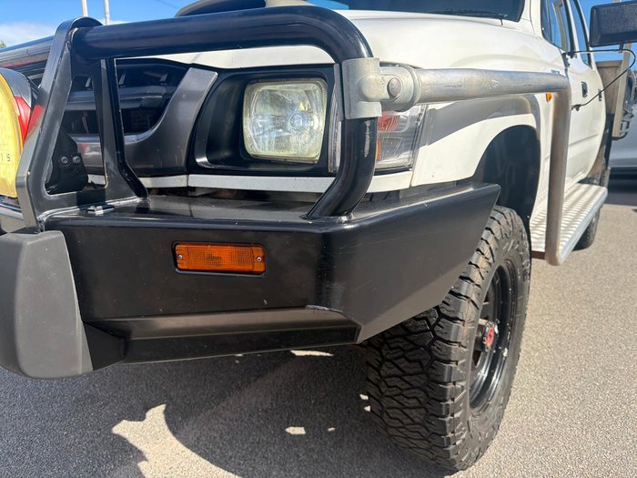 2004 Toyota Hilux
