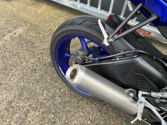 2016 Yamaha YZF-R6 BLUE
