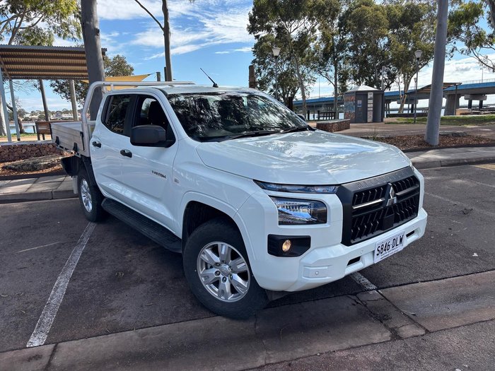 2025 Mitsubishi Triton GLX+