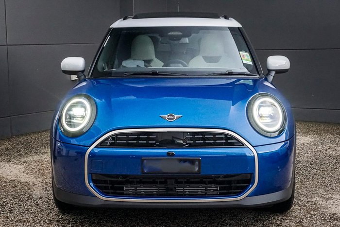 2026 MINI Cooper C Favoured