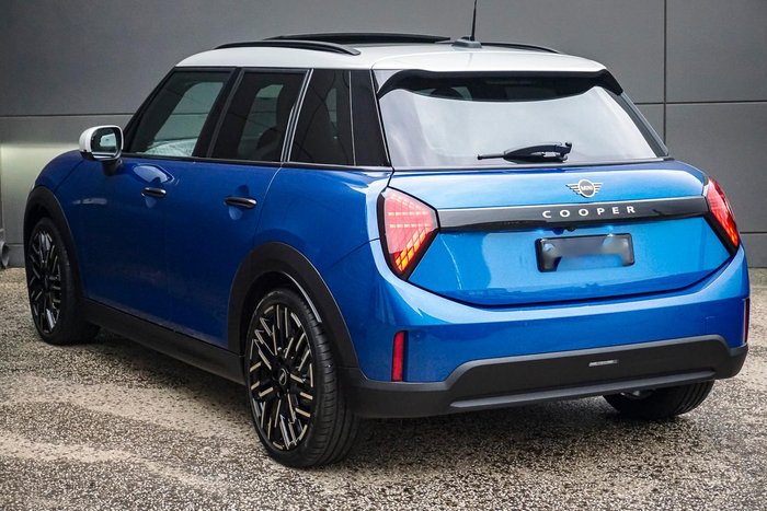 2026 MINI Cooper C Favoured
