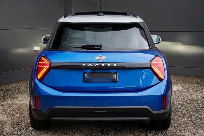 2026 MINI Cooper C Favoured