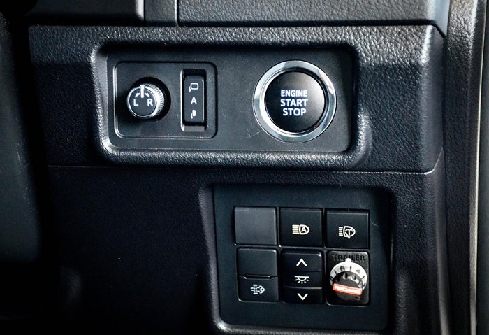 2023 Toyota Landcruiser Prado VX