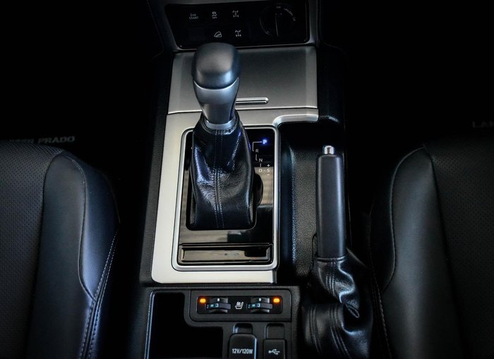 2023 Toyota Landcruiser Prado VX