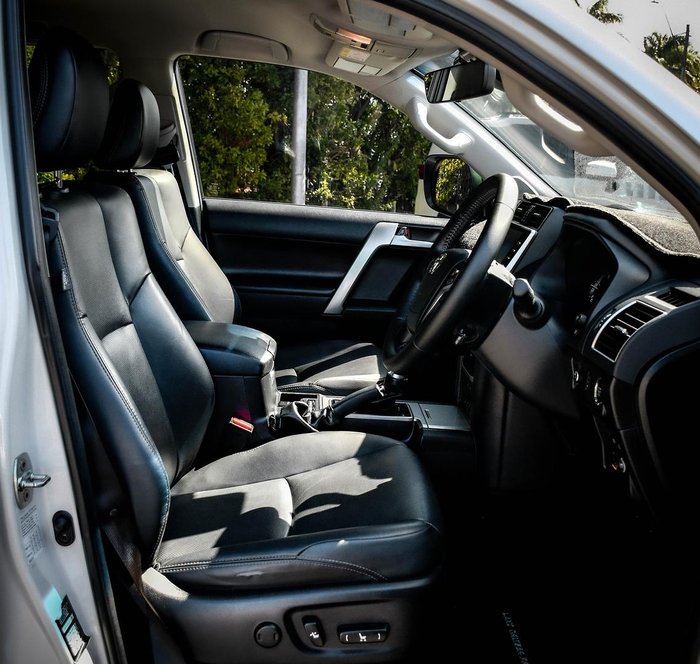 2023 Toyota Landcruiser Prado VX