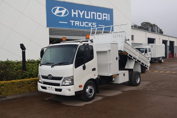 2015 HINO DUTRO