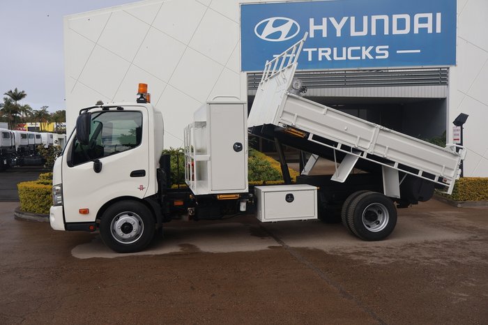 2015 HINO DUTRO