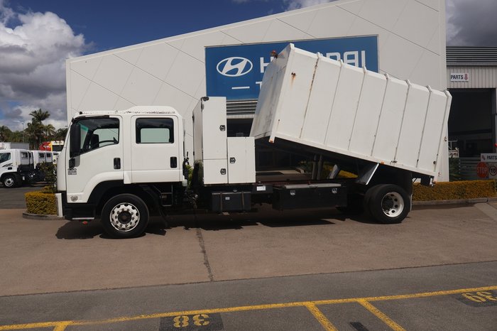 2010 ISUZU FTR 900