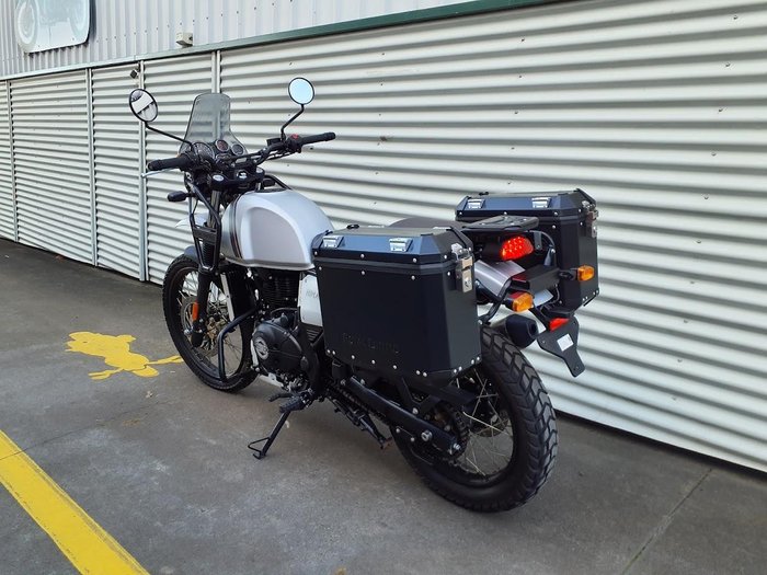 2022 Royal Enfield Himalayan E5 Mid Himalayan Silver
