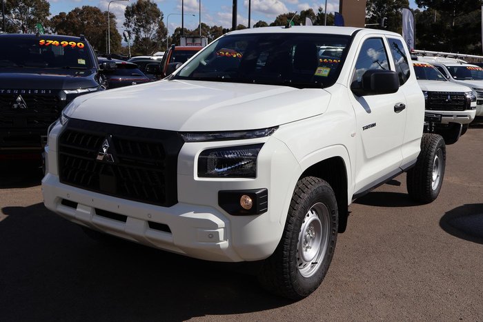 2026 Mitsubishi Triton GLX