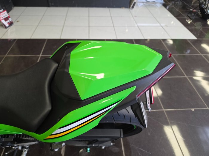 2025 Kawasaki NINJA 500 SE (LAMS) GREEN