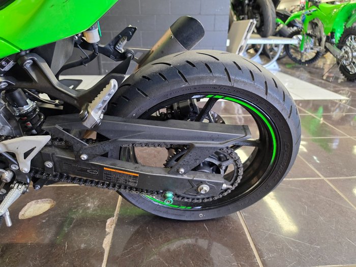 2025 Kawasaki NINJA 500 SE (LAMS) GREEN
