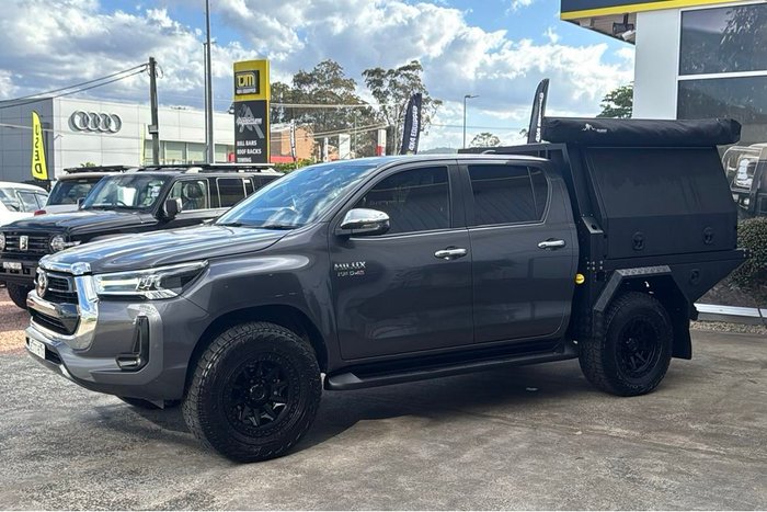2022 Toyota Hilux SR5