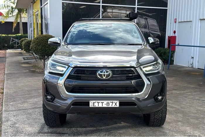 2022 Toyota Hilux SR5