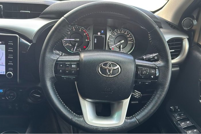 2022 Toyota Hilux SR5