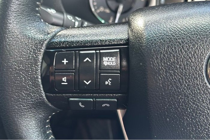 2022 Toyota Hilux SR5