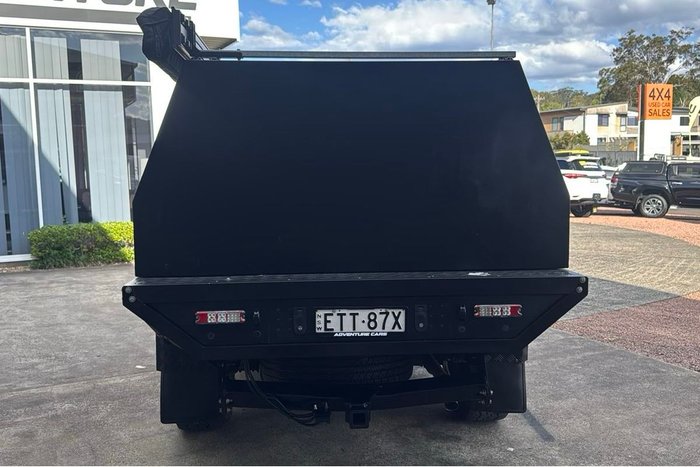 2022 Toyota Hilux SR5