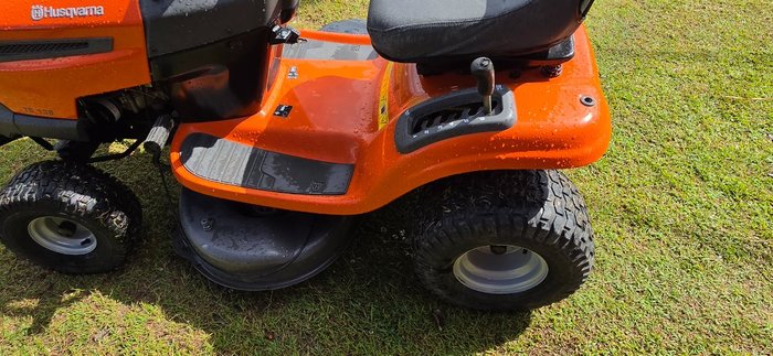 2015 Husqvarna 2015 Husqvarna TS 138 Tractor Orange
