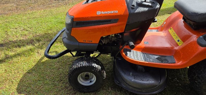 2015 Husqvarna 2015 Husqvarna TS 138 Tractor Orange