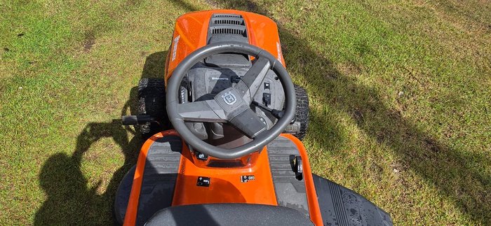 2015 Husqvarna 2015 Husqvarna TS 138 Tractor Orange