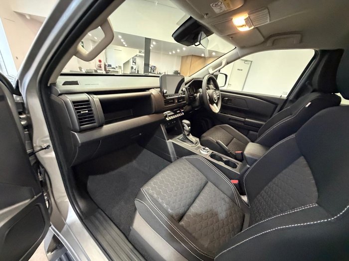 2025 Nissan Navara ST