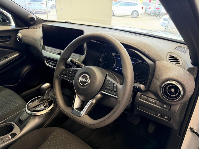 2025 Nissan JUKE ST+