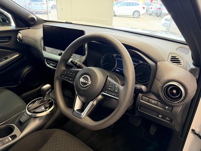 2025 Nissan JUKE ST+