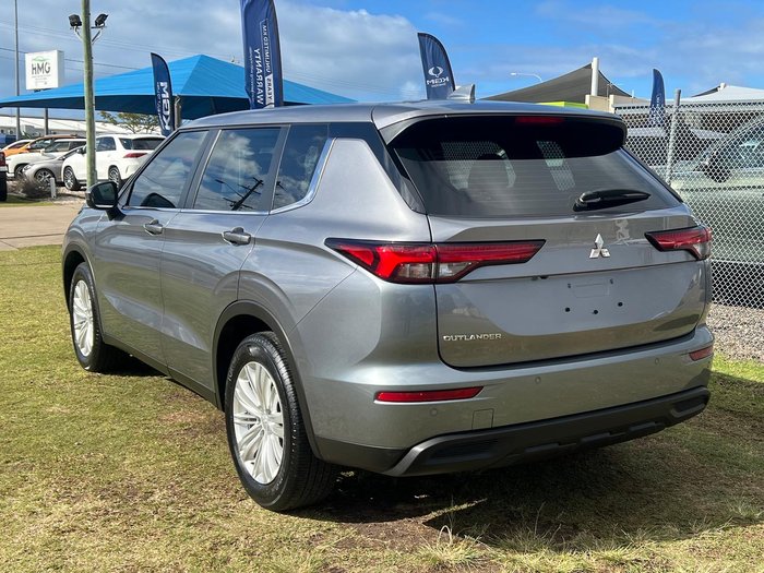2022 Mitsubishi Outlander ES