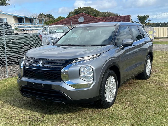2022 Mitsubishi Outlander ES