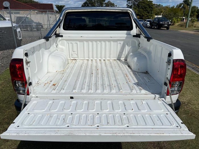 2020 Toyota Hilux SR5