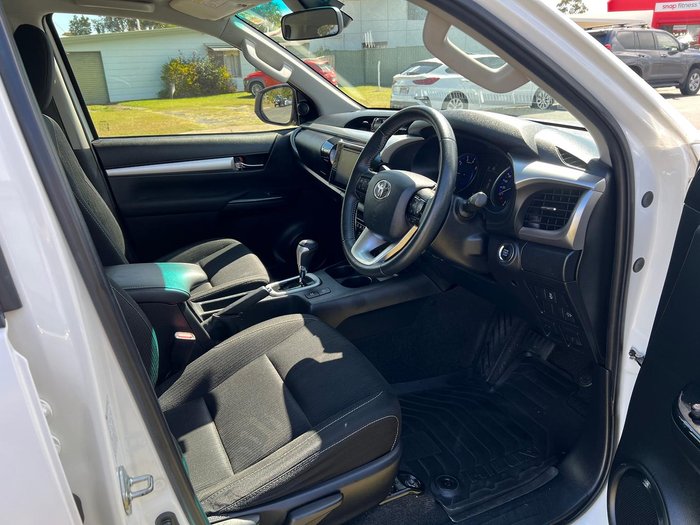 2020 Toyota Hilux SR5